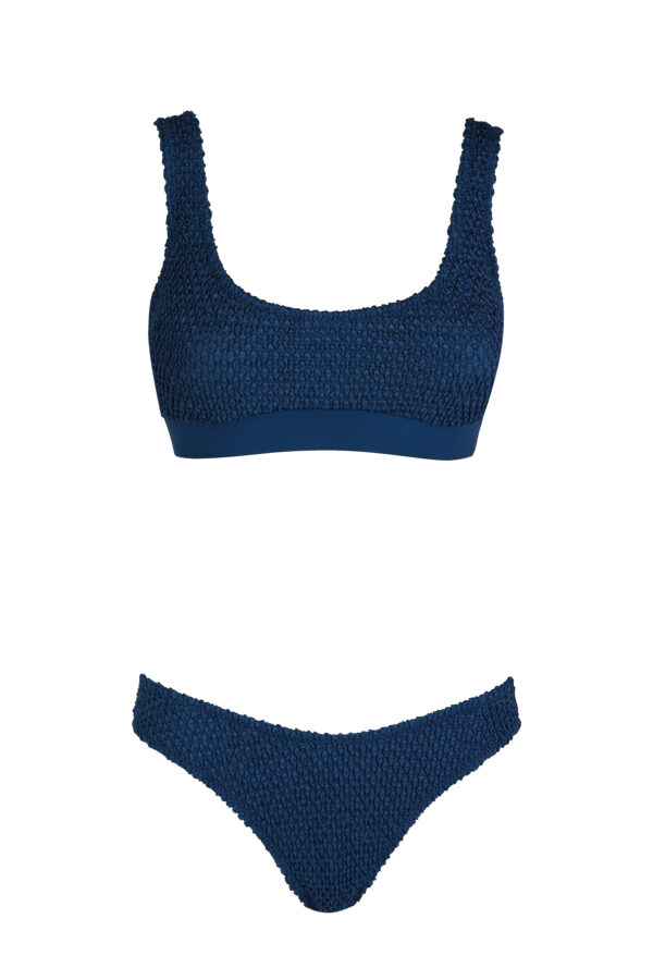 Busty bikini in blue color with removable cups and elastic band under the bust for more secure fit. Φοδραρισμένο με λεπτή ελαστική επένδυση. Ελληνικής ραφής.